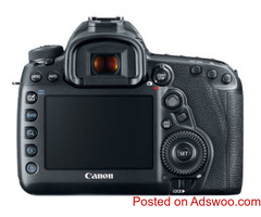 Canon EOS 5D Mark IV DSLR Camera with 24-105mm f4L II Lens
