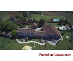 Book a Group Stay in Scenic Comfort | Domaine Les Moustans